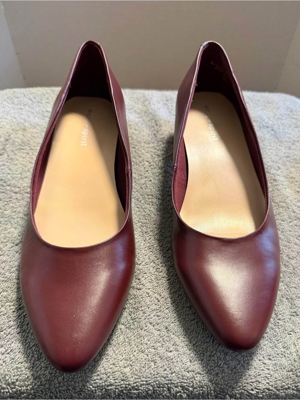 Man-Made Materials Size 6.5 M NWT Easy Spirit Calla3 Flats Dark Red